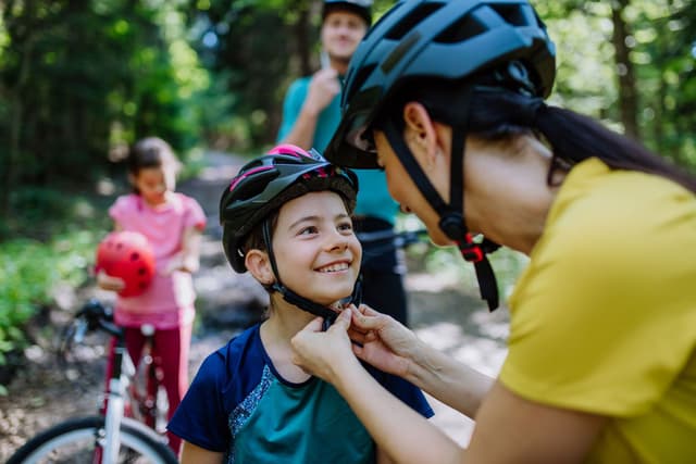 Image de Le port du casque à vélo est-il obligatoire ? : conseils prévention